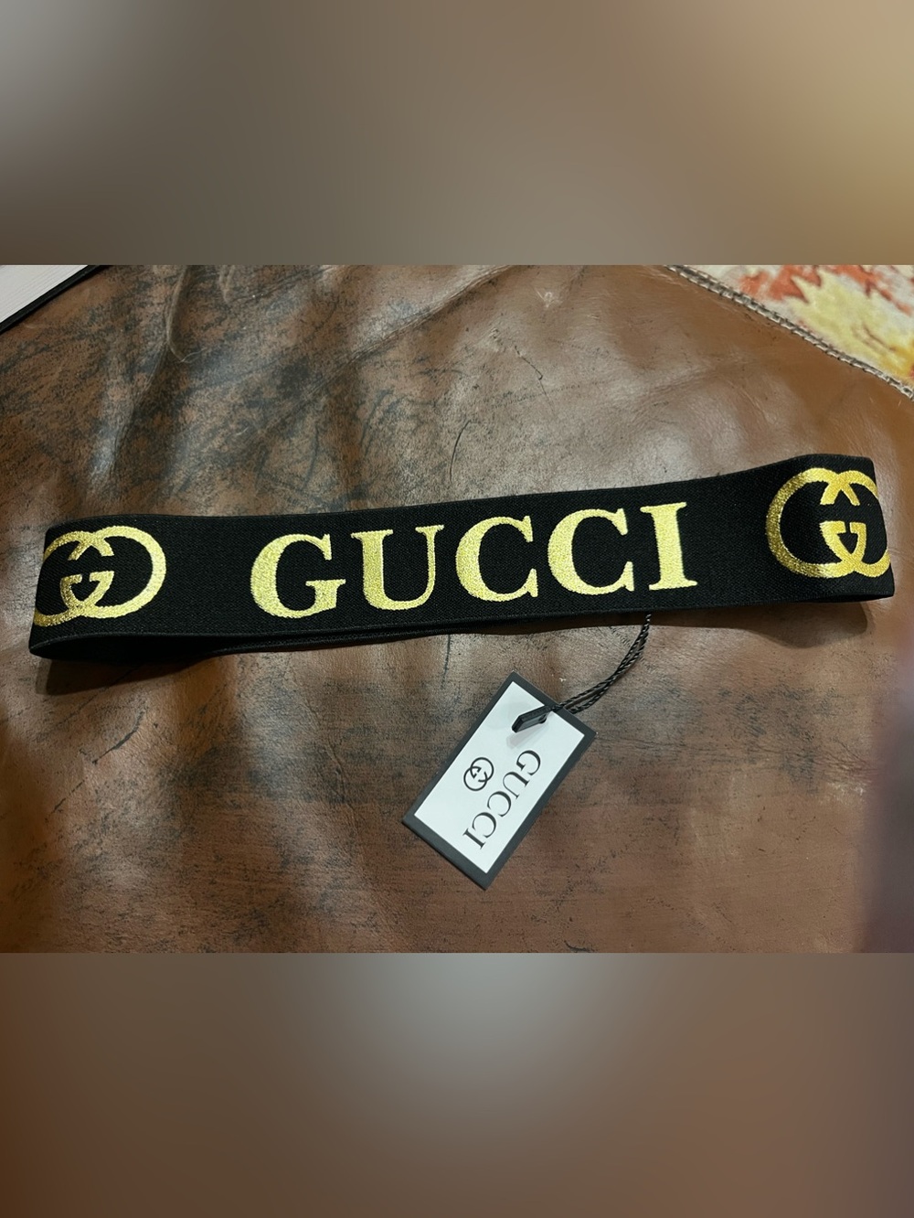 💛 Gucci. Black Metallic Gold Logo SpellOut Stretch Headband